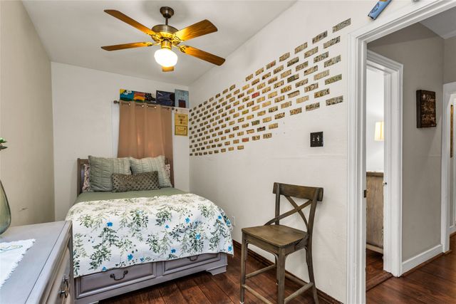 814 Cameron Avenue, Dallas, TX 75223