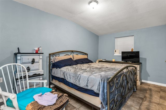 814 Cameron Avenue, Dallas, TX 75223