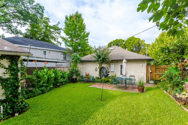 814 Cameron Avenue, Dallas, TX 75223