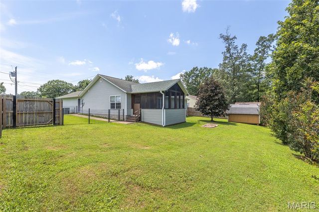 205 County Road 445, Poplar Bluff, MO 63901