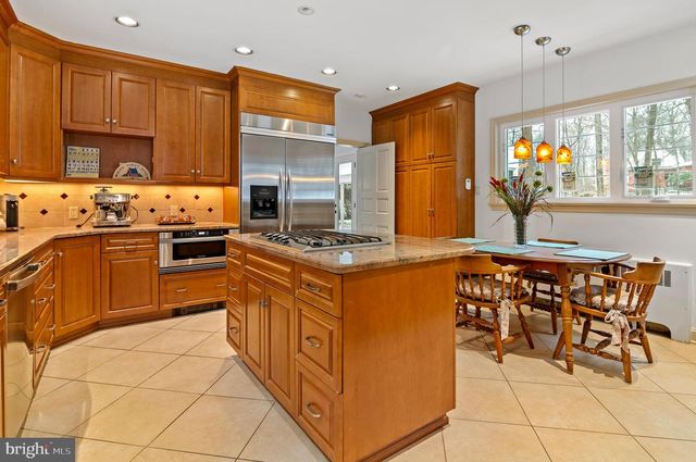 7 CAVESWOOD LN, Owings Mills, MD 21117