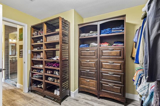 260 Timber Oak Rd, Kerrville, TX 78028