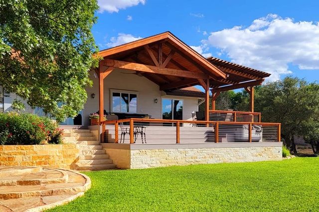 260 Timber Oak Rd, Kerrville, TX 78028