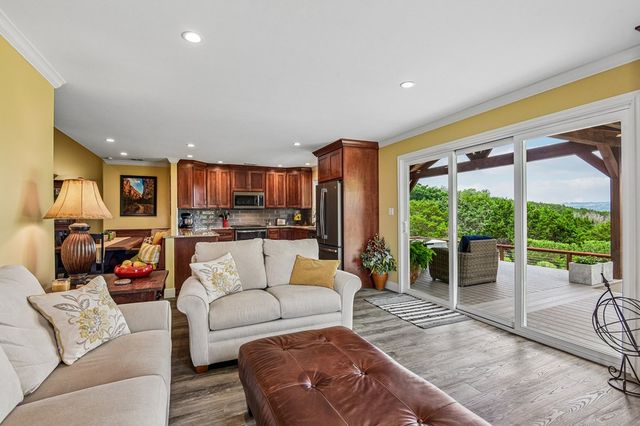 260 Timber Oak Rd, Kerrville, TX 78028