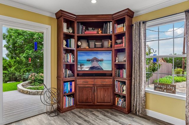 260 Timber Oak Rd, Kerrville, TX 78028