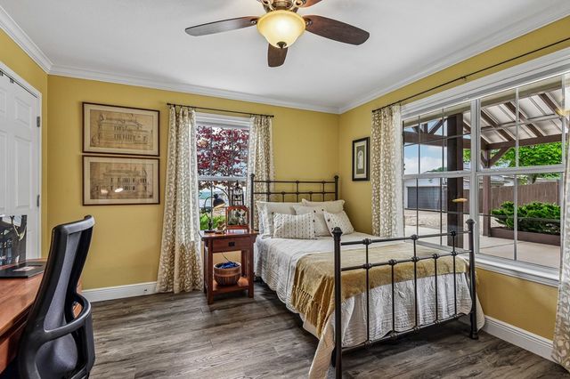 260 Timber Oak Rd, Kerrville, TX 78028