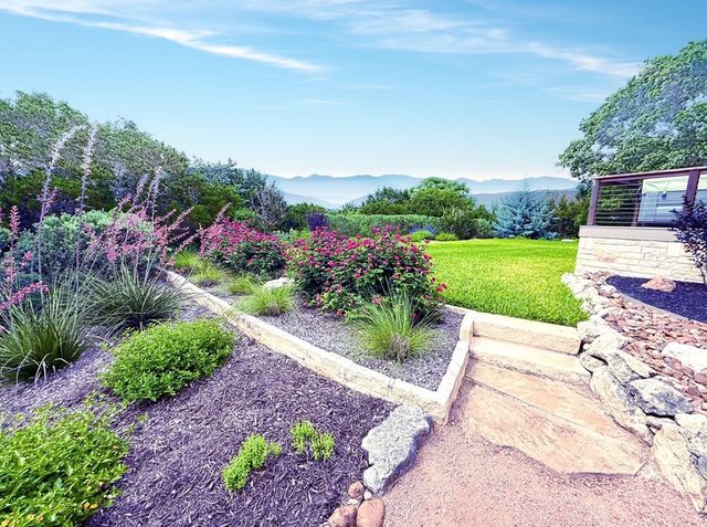260 Timber Oak Rd, Kerrville, TX 78028
