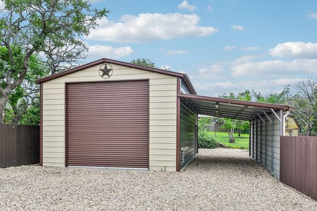 260 Timber Oak Rd, Kerrville, TX 78028
