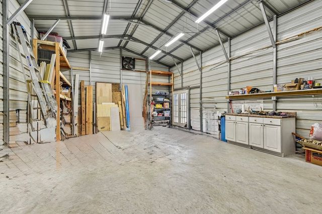 260 Timber Oak Rd, Kerrville, TX 78028