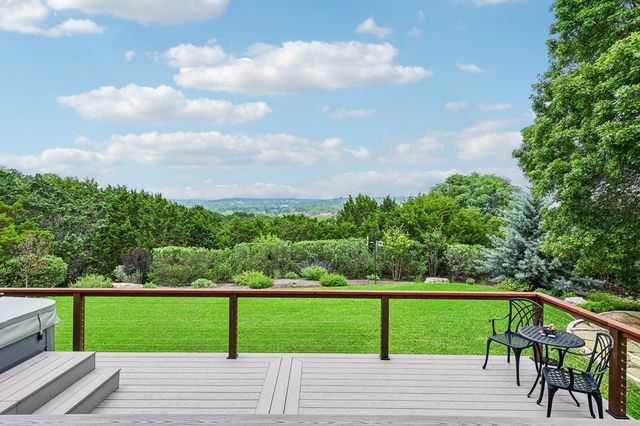260 Timber Oak Rd, Kerrville, TX 78028