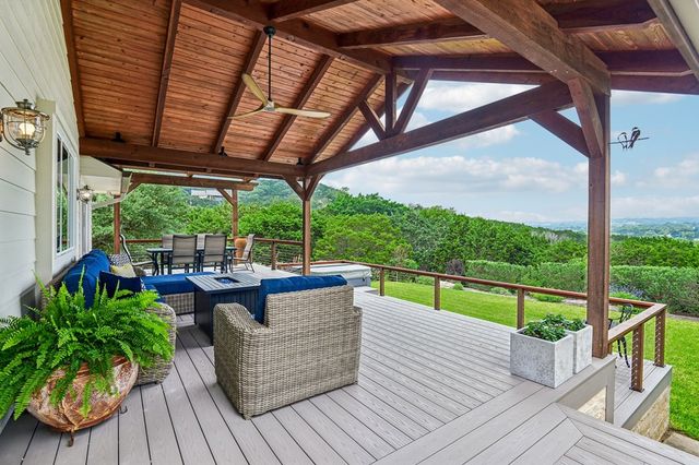 260 Timber Oak Rd, Kerrville, TX 78028