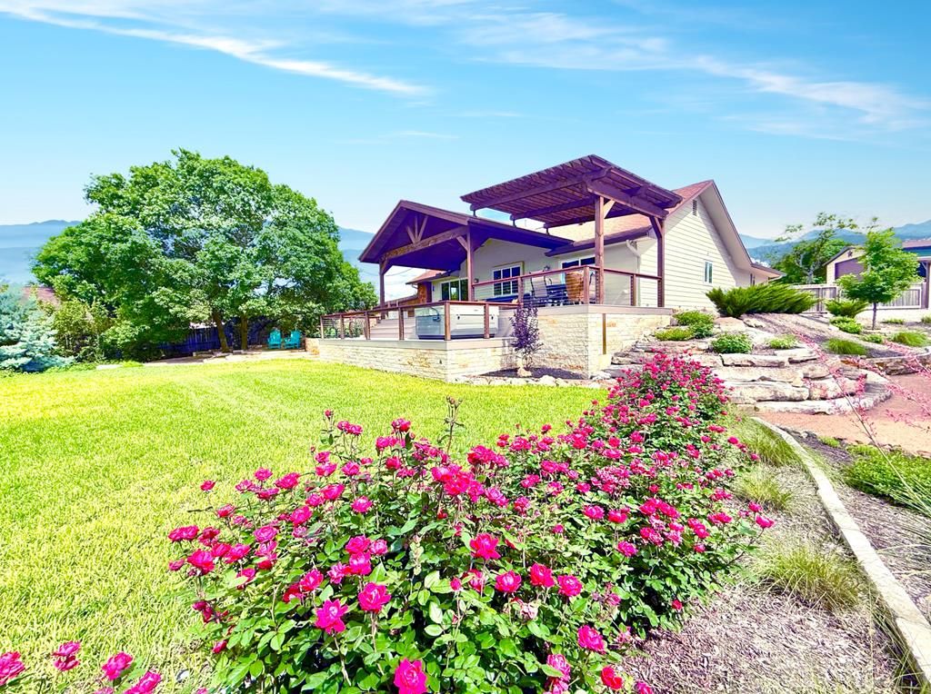 260 Timber Oak Rd, Kerrville, TX 78028