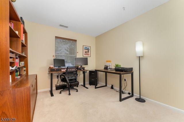 52 Overlook Dr, Lopatcong Twp., NJ 08886