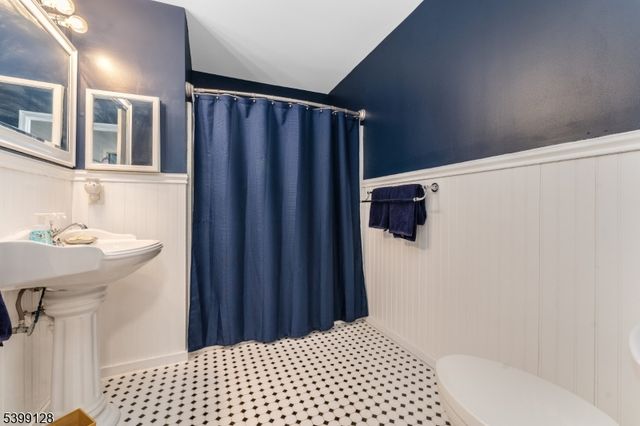 52 Overlook Dr, Lopatcong Twp., NJ 08886