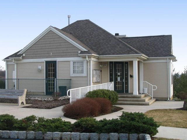 52 Overlook Dr, Lopatcong Twp., NJ 08886