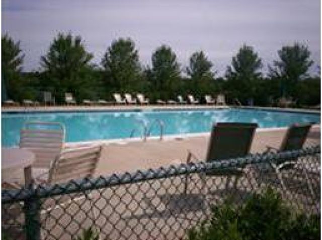 52 Overlook Dr, Lopatcong Twp., NJ 08886