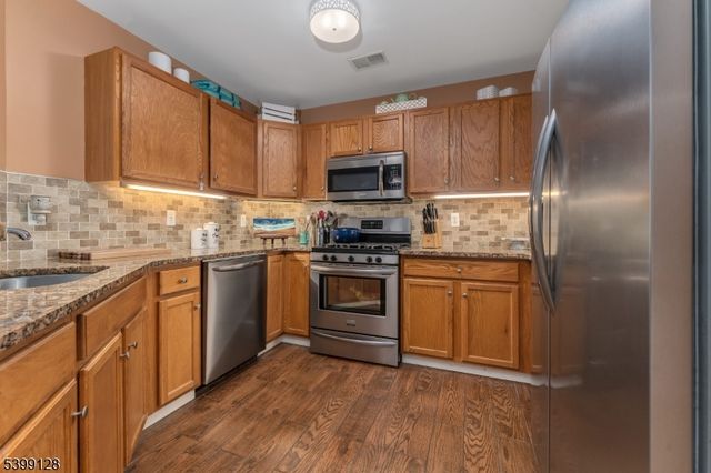 52 Overlook Dr, Lopatcong Twp., NJ 08886