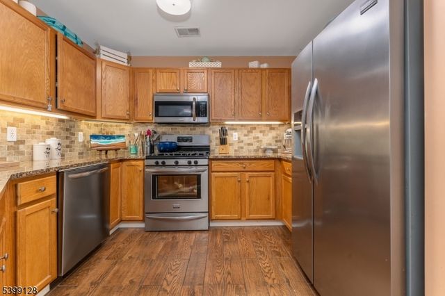 52 Overlook Dr, Lopatcong Twp., NJ 08886