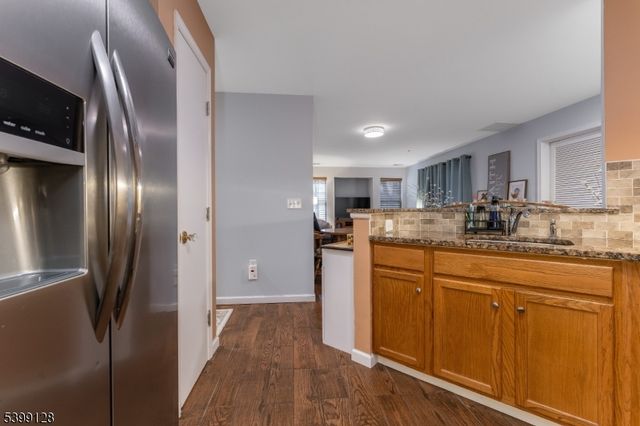 52 Overlook Dr, Lopatcong Twp., NJ 08886