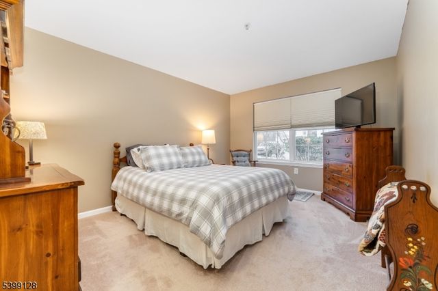 52 Overlook Dr, Lopatcong Twp., NJ 08886