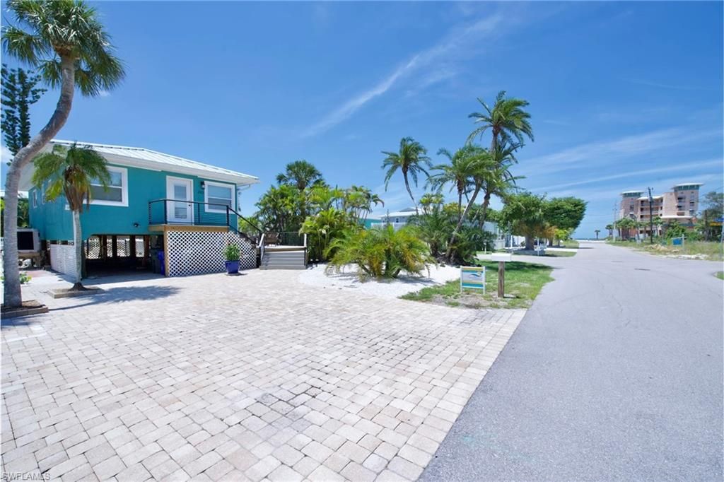 210 Dakota AVE, FORT MYERS BEACH, FL 33931 — photo 2