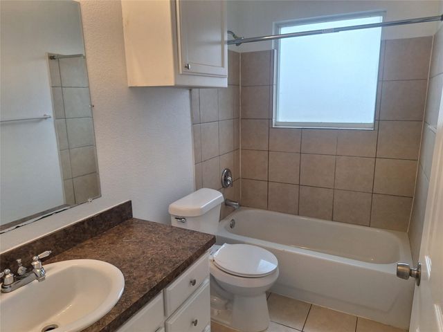 2621 Lee Avenue B, Fort Worth, TX 76164