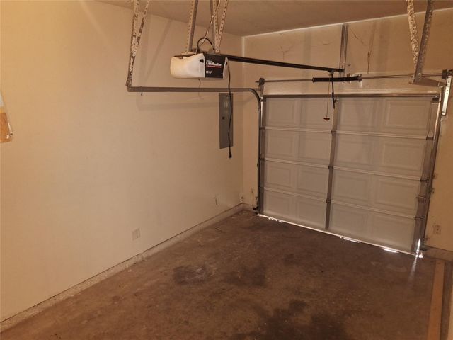 2621 Lee Avenue B, Fort Worth, TX 76164