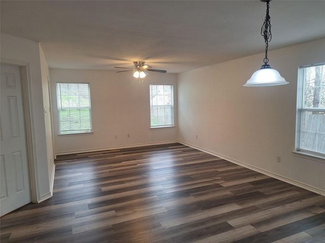 2621 Lee Avenue B, Fort Worth, TX 76164