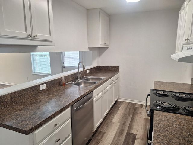 2621 Lee Avenue B, Fort Worth, TX 76164
