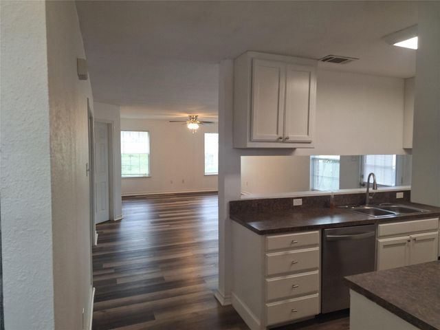 2621 Lee Avenue B, Fort Worth, TX 76164