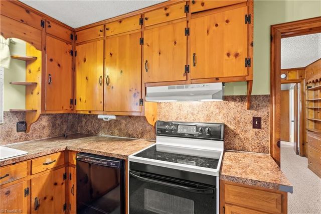 7911 Old US Highway 52, Lexington, NC 27295