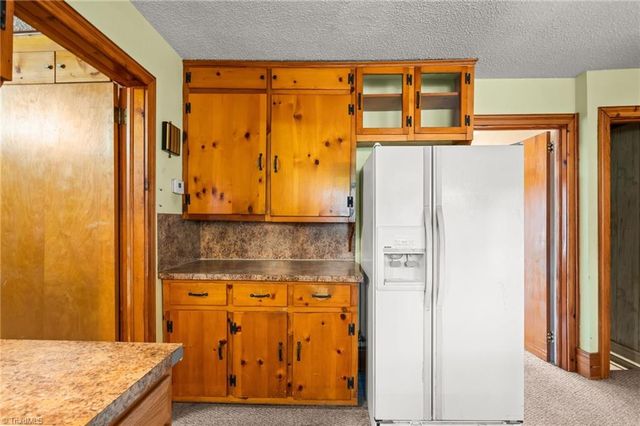 7911 Old US Highway 52, Lexington, NC 27295