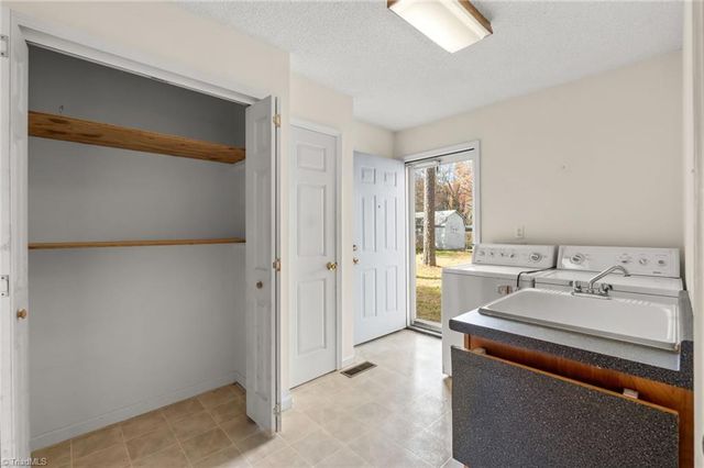 7911 Old US Highway 52, Lexington, NC 27295