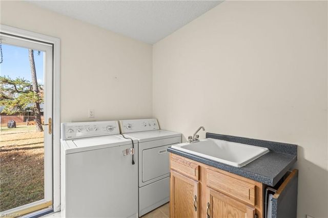 7911 Old US Highway 52, Lexington, NC 27295