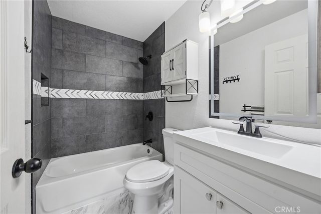 15516 Carrera, Fontana, CA 92337