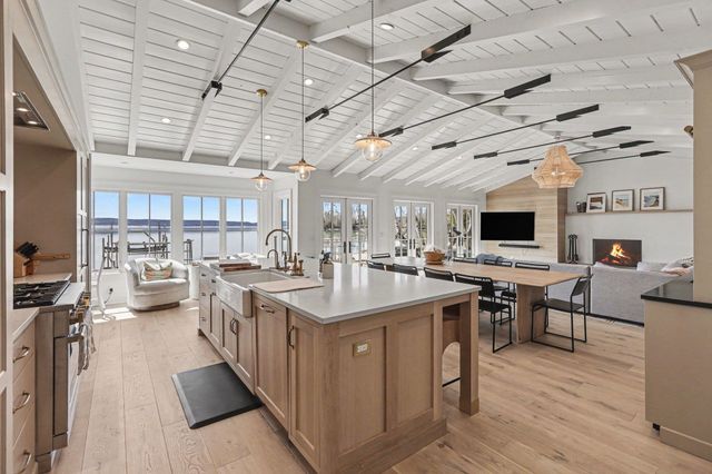 6170 S Tamarack Lane, Maple City, MI 49664