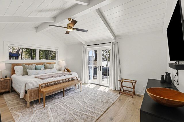 6170 S Tamarack Lane, Maple City, MI 49664