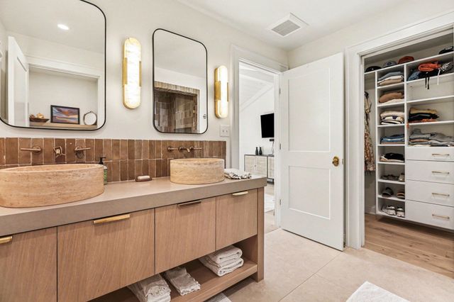 6170 S Tamarack Lane, Maple City, MI 49664