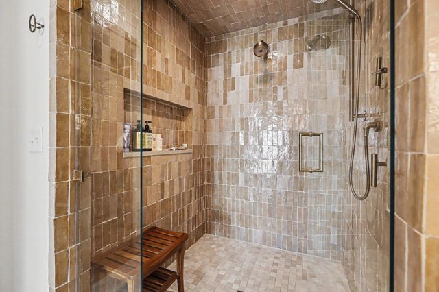 6170 S Tamarack Lane, Maple City, MI 49664