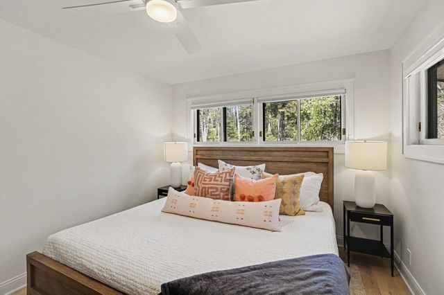 6170 S Tamarack Lane, Maple City, MI 49664