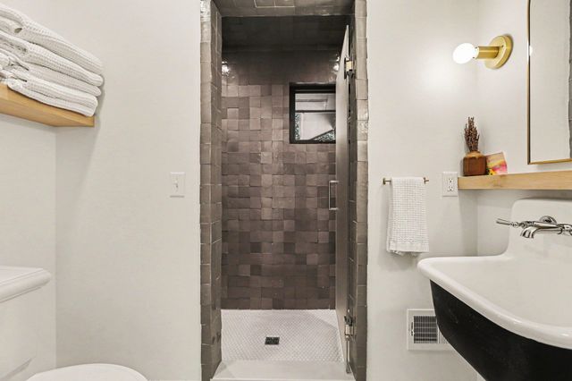 6170 S Tamarack Lane, Maple City, MI 49664