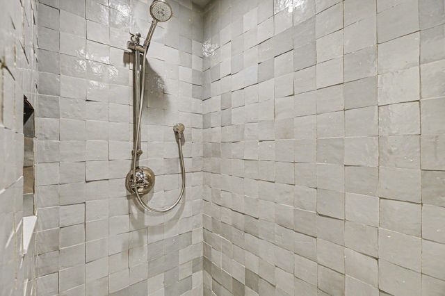 6170 S Tamarack Lane, Maple City, MI 49664