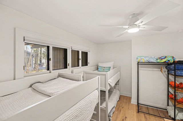 6170 S Tamarack Lane, Maple City, MI 49664