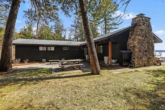 6170 S Tamarack Lane, Maple City, MI 49664