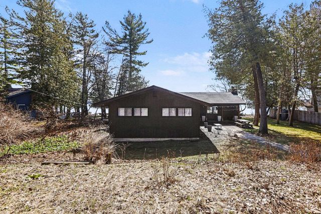 6170 S Tamarack Lane, Maple City, MI 49664