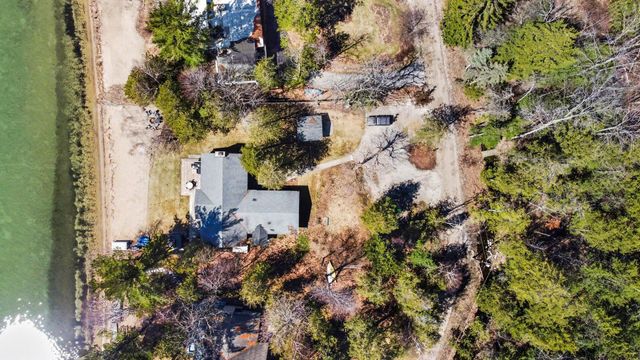 6170 S Tamarack Lane, Maple City, MI 49664