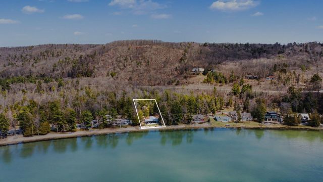 6170 S Tamarack Lane, Maple City, MI 49664