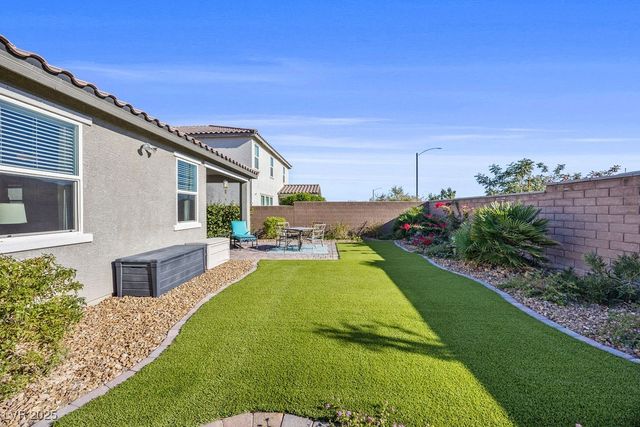 1631 Deep Valley Avenue, North Las Vegas, NV 89084