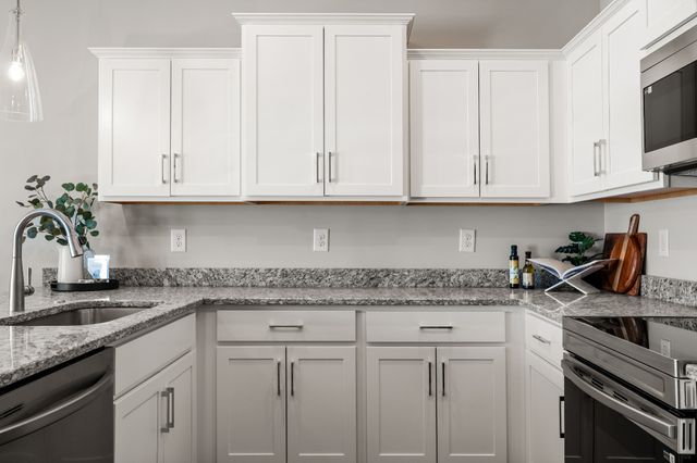 33 Hardwood Rd, Tullahoma, TN 37388