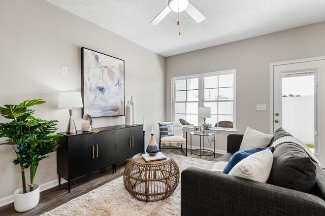 33 Hardwood Rd, Tullahoma, TN 37388